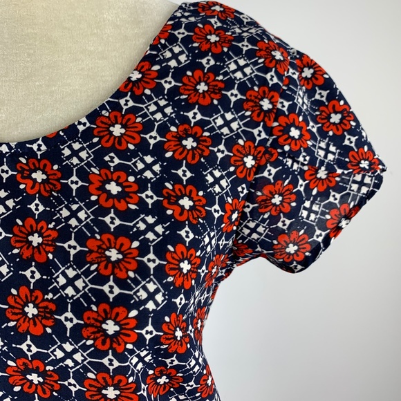 Japna Medium Blouse Blue Red White Floral Back Zip - Picture 2 of 5